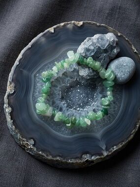 Hand Crafted Light to Medium Green Aventurine Chip Bracelet